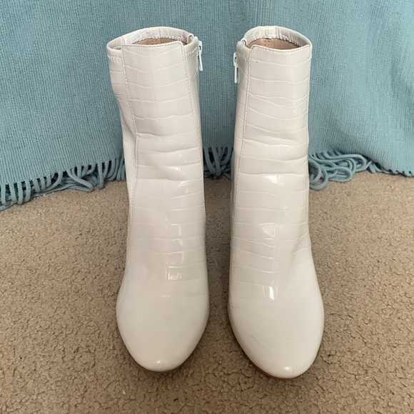 Aldo white crocodile print boots (about 3-3.5 in heel) - Picture 2 of 4